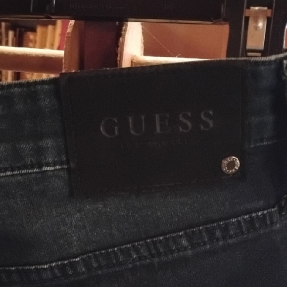 GUESS Men's Dark Blue Straight Jeans - Picture 1 of 10